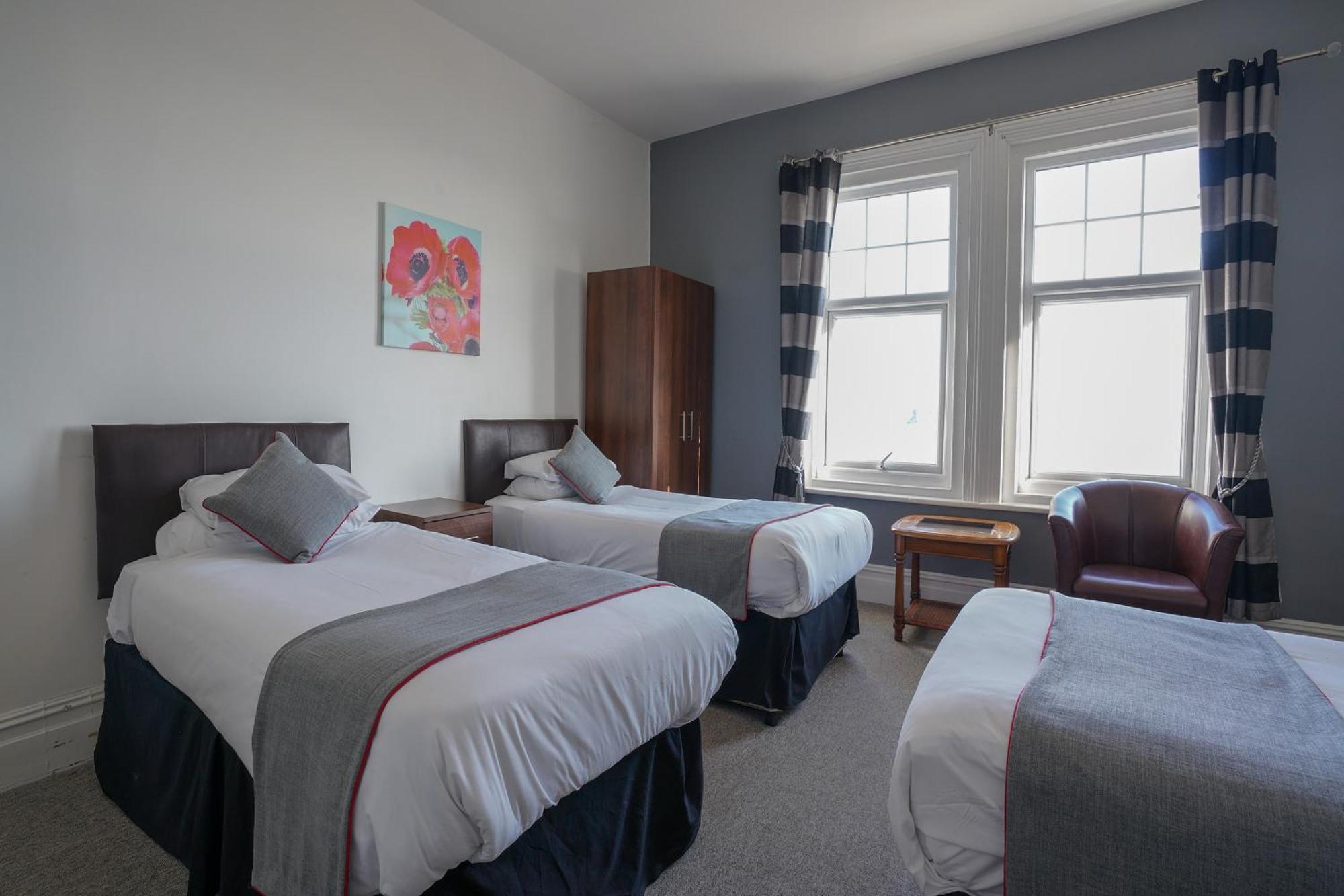 Oyo Shanklin Beach Hotel Extérieur photo