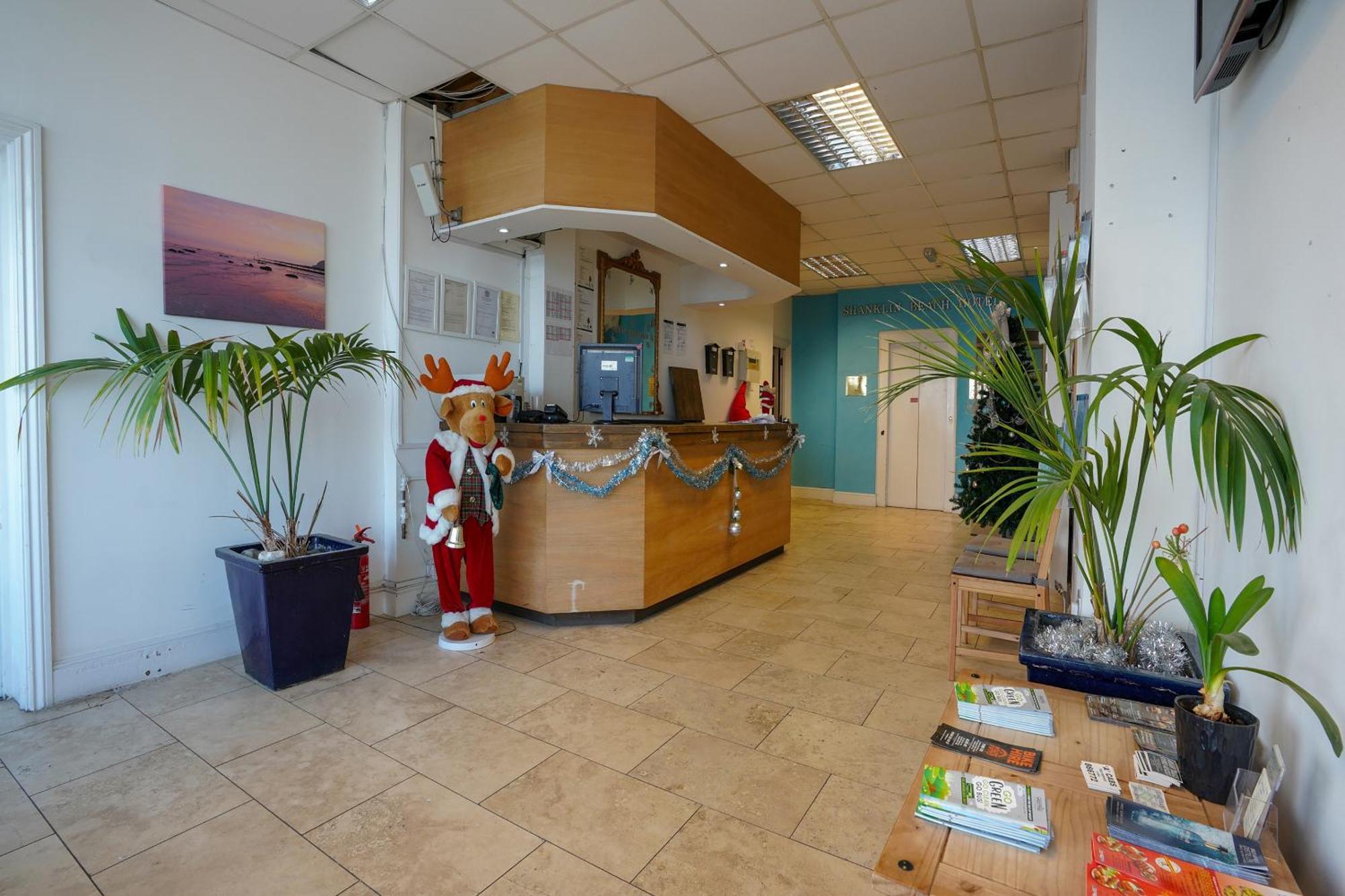 Oyo Shanklin Beach Hotel Extérieur photo